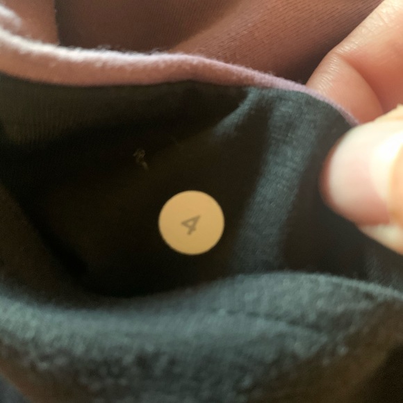 Lululemon reversible black and purple cropped leggings - Picture 5 of 5